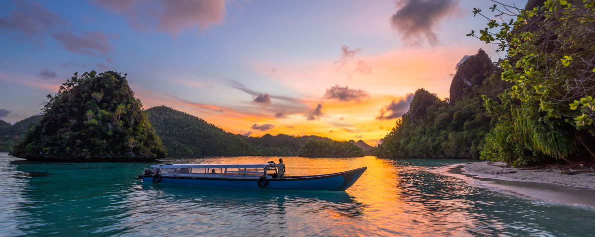 sunset cruise in raja ampat